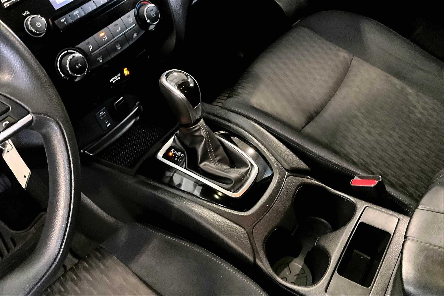 2017 Nissan Rogue S - Photo 21