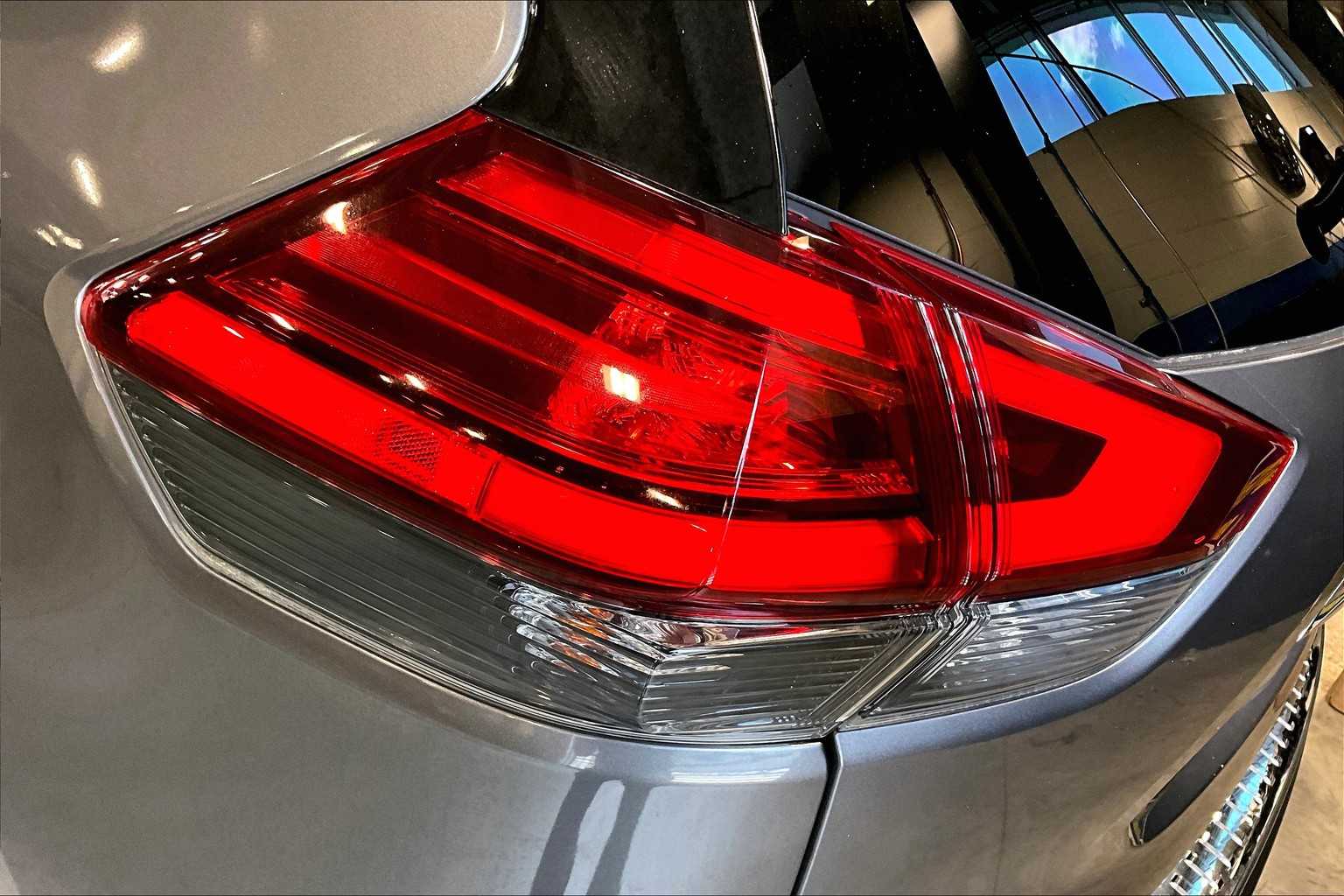 2017 Nissan Rogue S - Photo 35