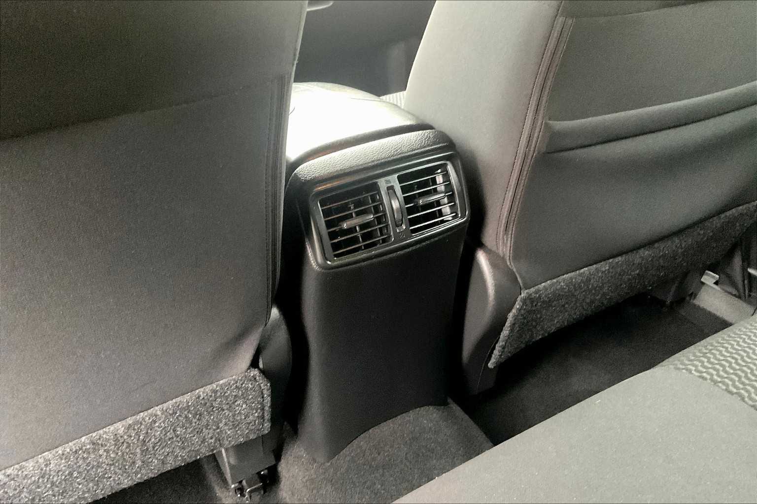 2018 Nissan Rogue Sport S - Photo 28