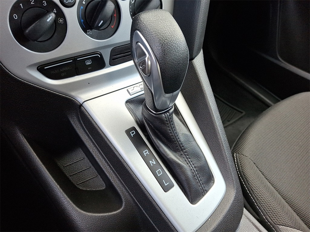 2014 Ford Focus SE - Photo 14