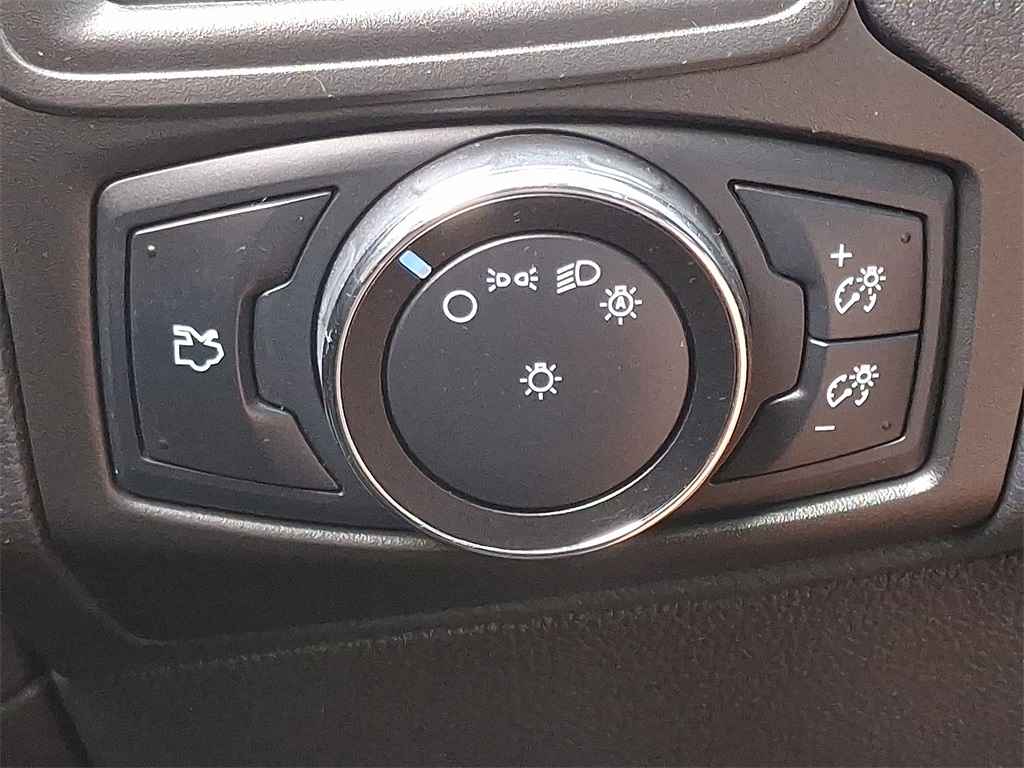 2014 Ford Focus SE - Photo 24