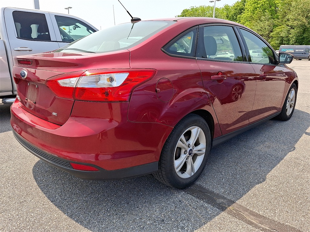 2014 Ford Focus SE - Photo 6