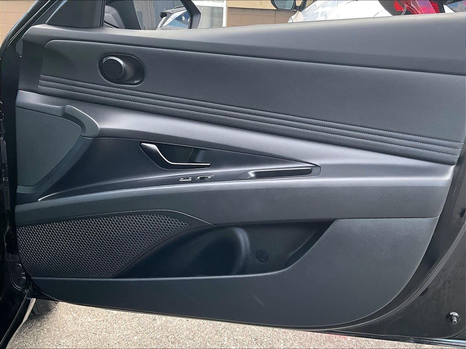 2025 Hyundai Elantra SEL Sport - Photo 24