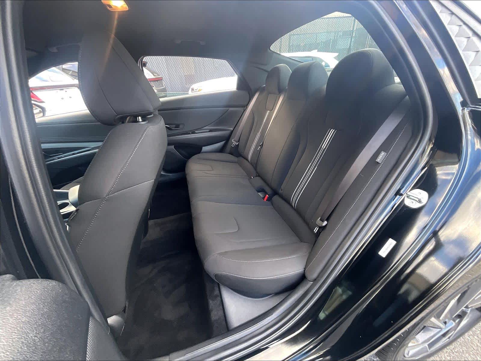 2025 Hyundai Elantra SEL Sport - Photo 30