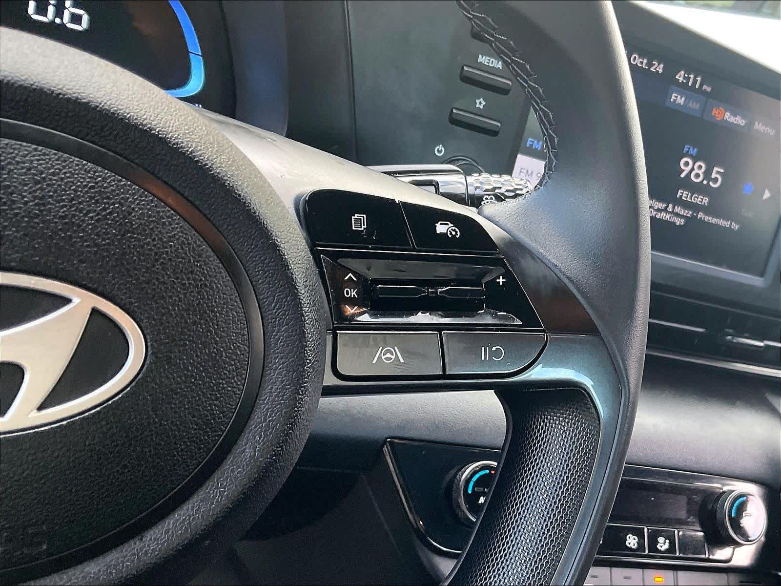 2025 Hyundai Elantra SEL Sport - Photo 40