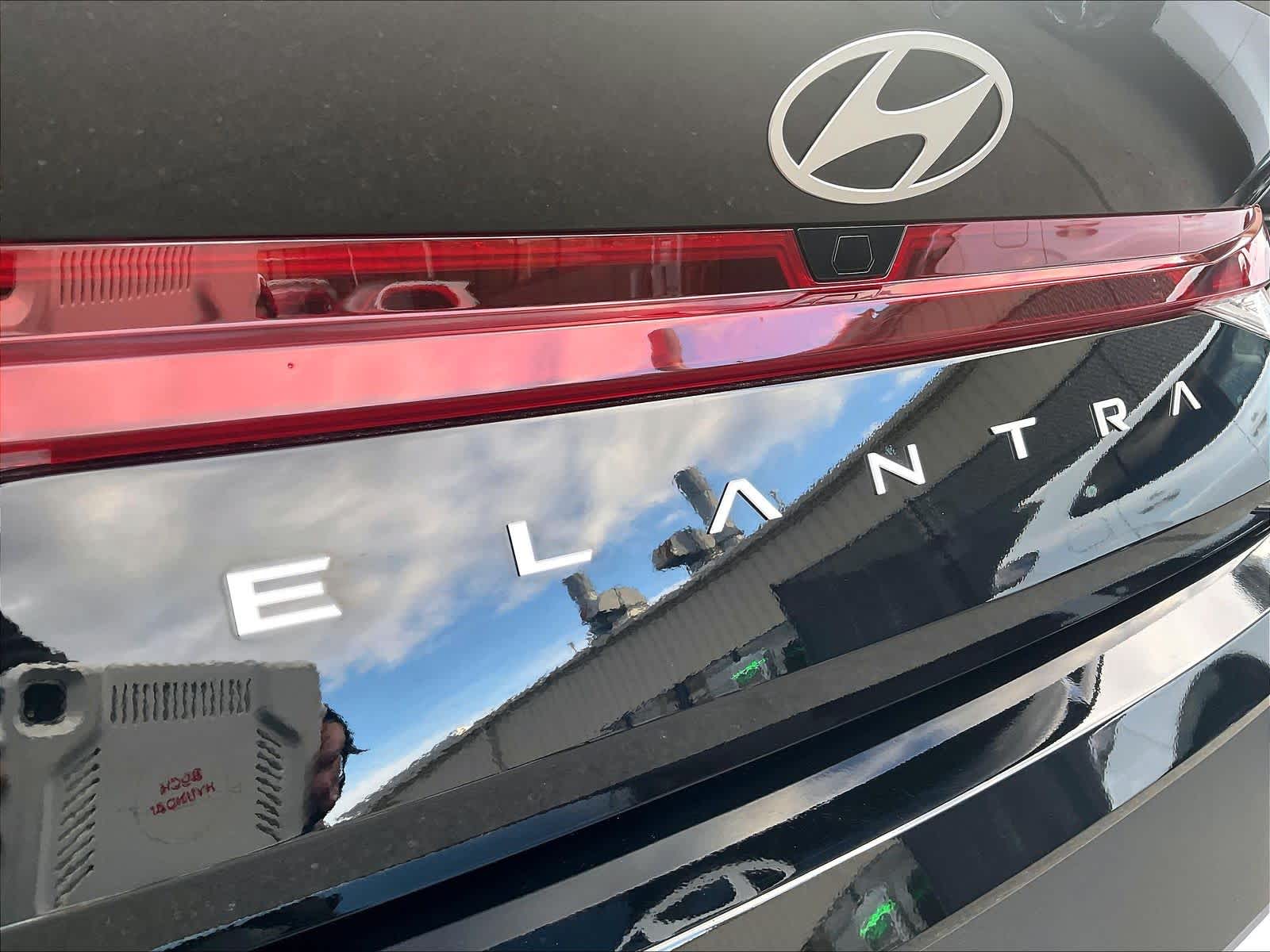 2025 Hyundai Elantra SEL Sport - Photo 45