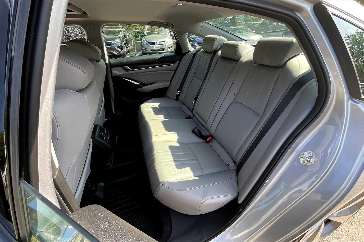 2018 Honda Accord Touring 2.0T - Photo 15