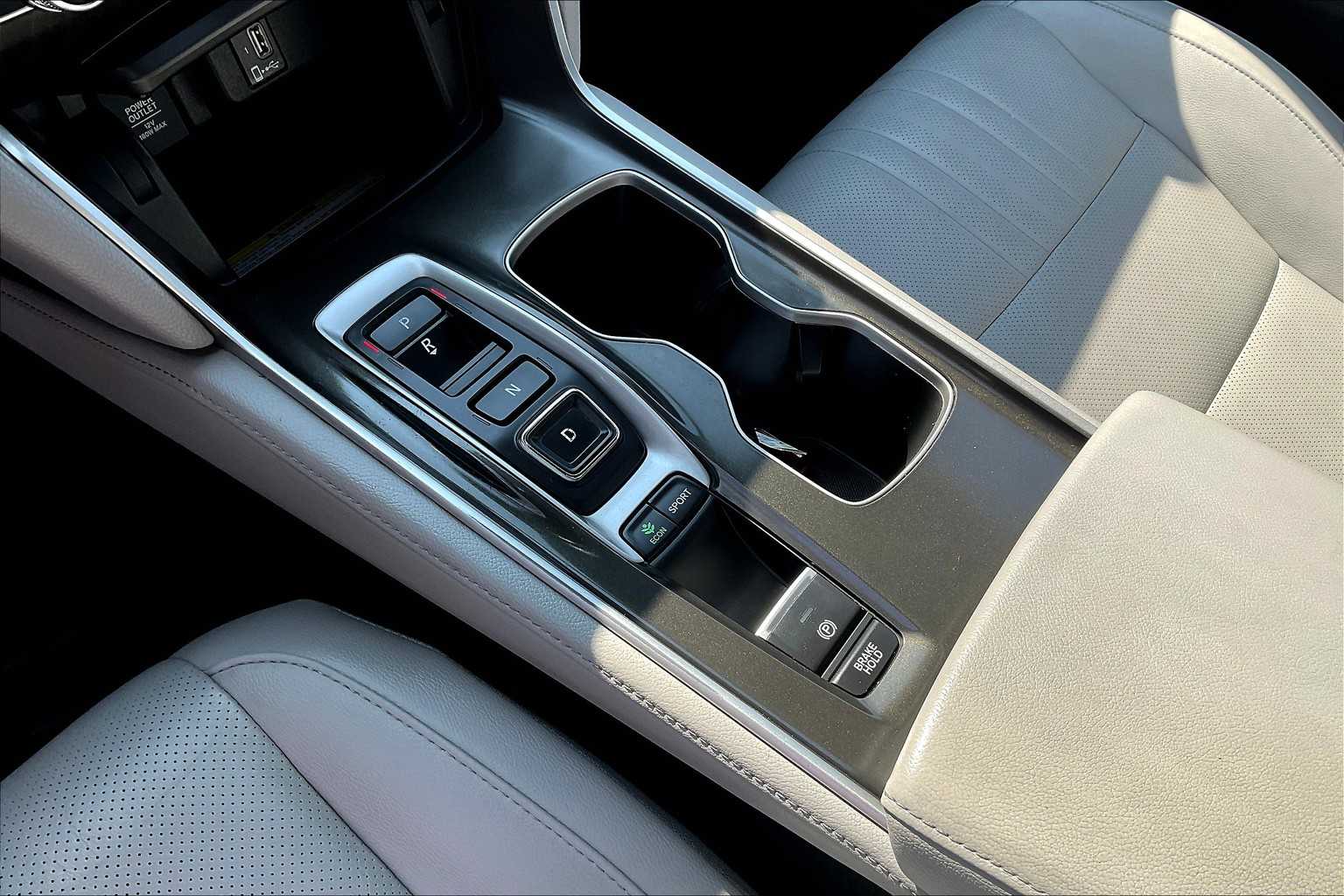 2018 Honda Accord Touring 2.0T - Photo 20