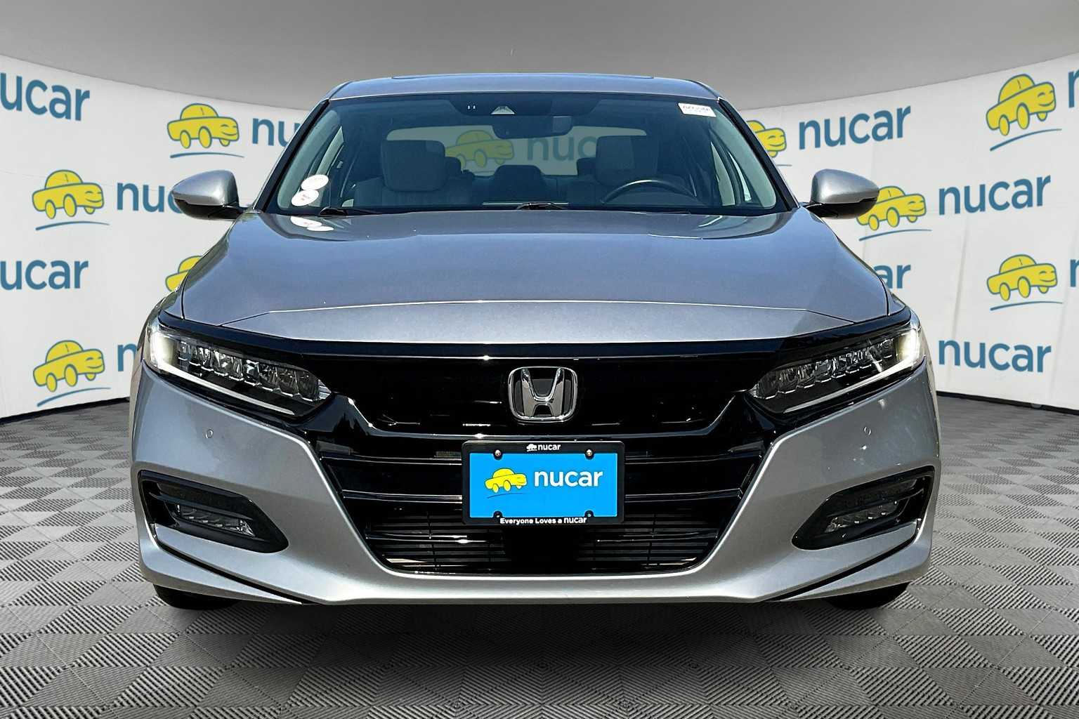 2018 Honda Accord Touring 2.0T - Photo 2