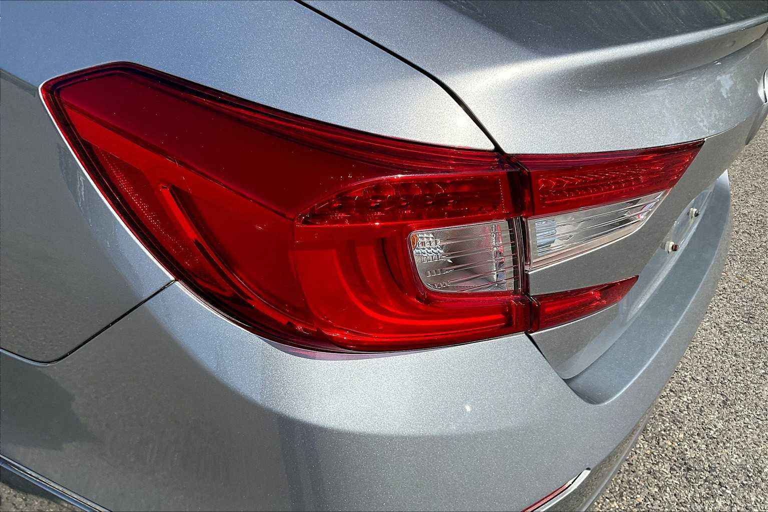 2018 Honda Accord Touring 2.0T - Photo 33