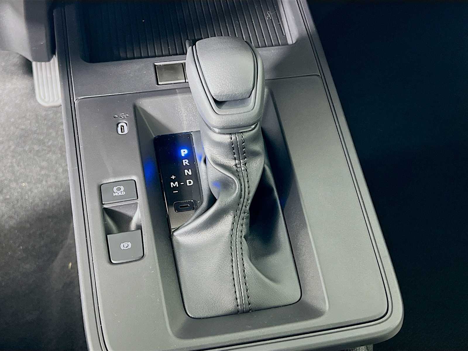 2026 Toyota Corolla Cross L - Photo 11