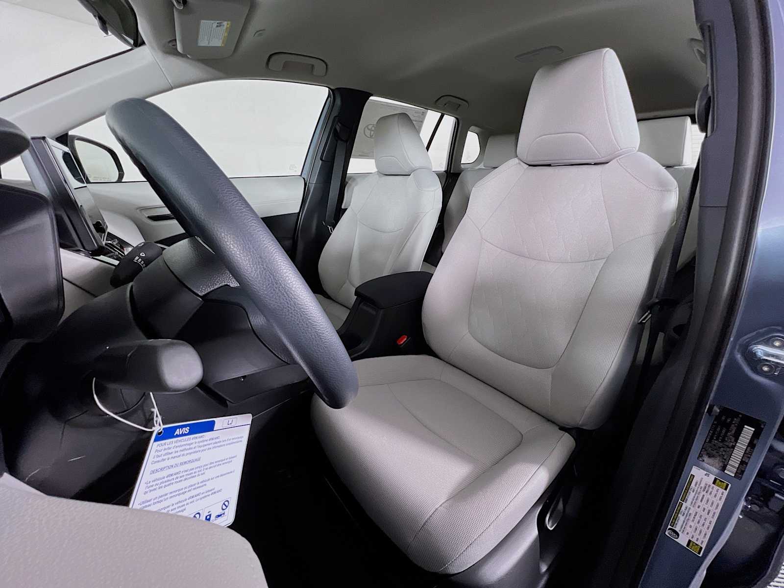 2026 Toyota Corolla Cross L - Photo 12