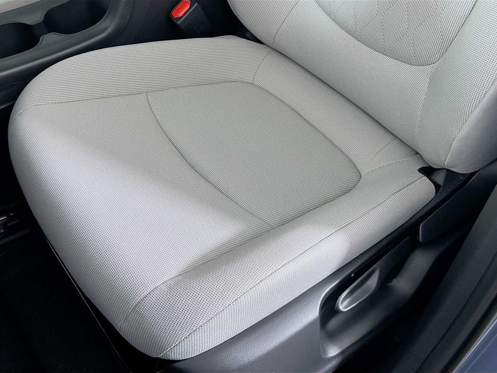 2026 Toyota Corolla Cross L - Photo 17