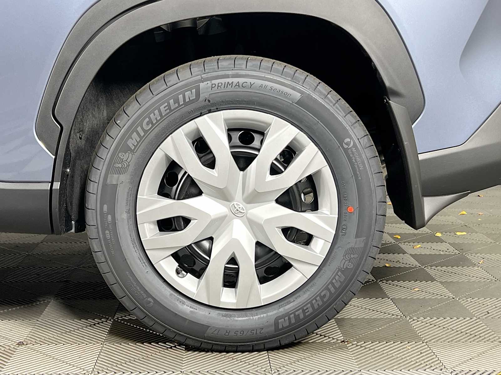 2026 Toyota Corolla Cross L - Photo 19