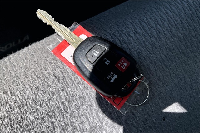2014 Toyota Corolla L - Photo 11