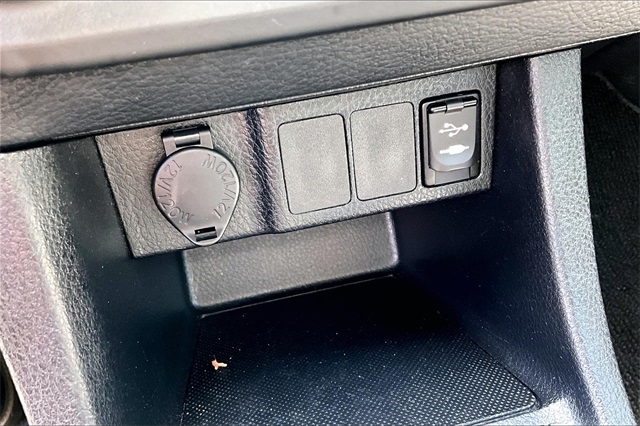 2014 Toyota Corolla L - Photo 27