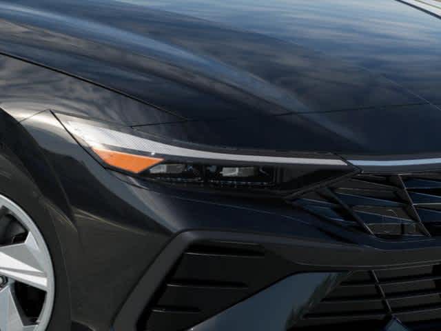 2025 Hyundai Elantra SE - Photo 9