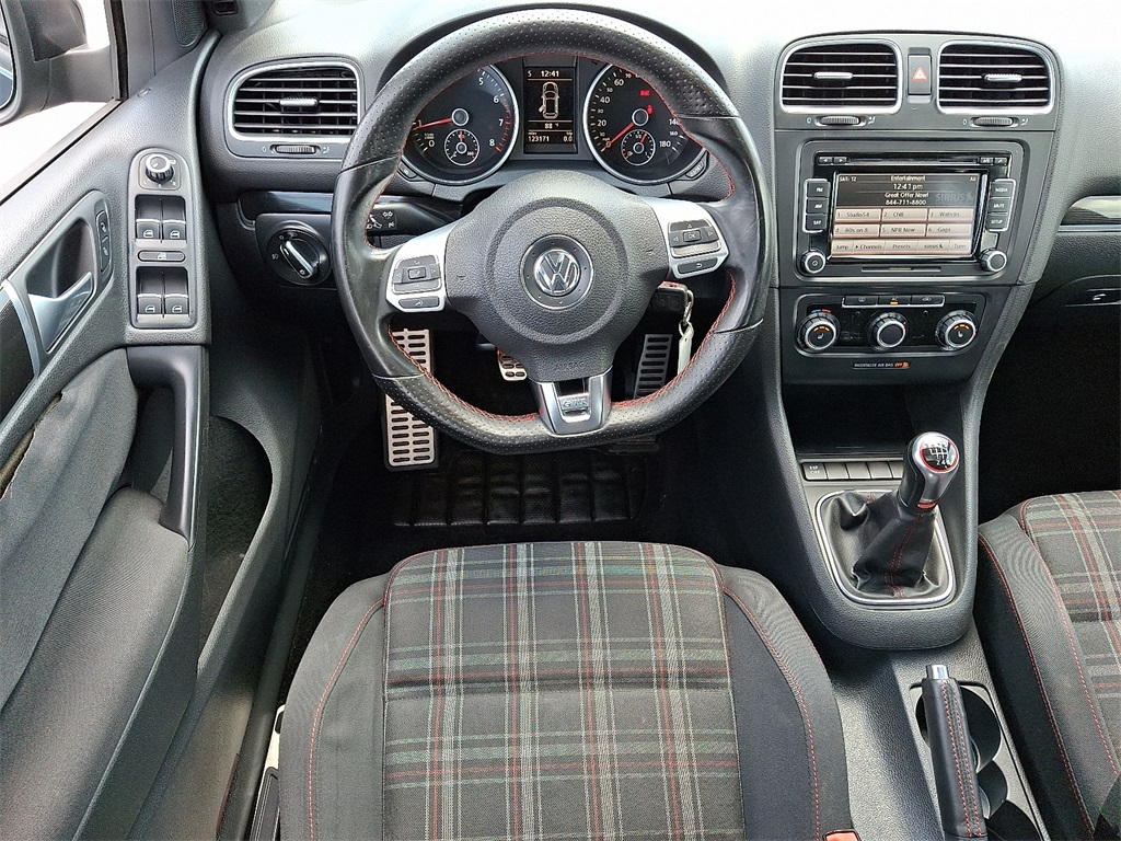 2010 Volkswagen GTI Base - Photo 12