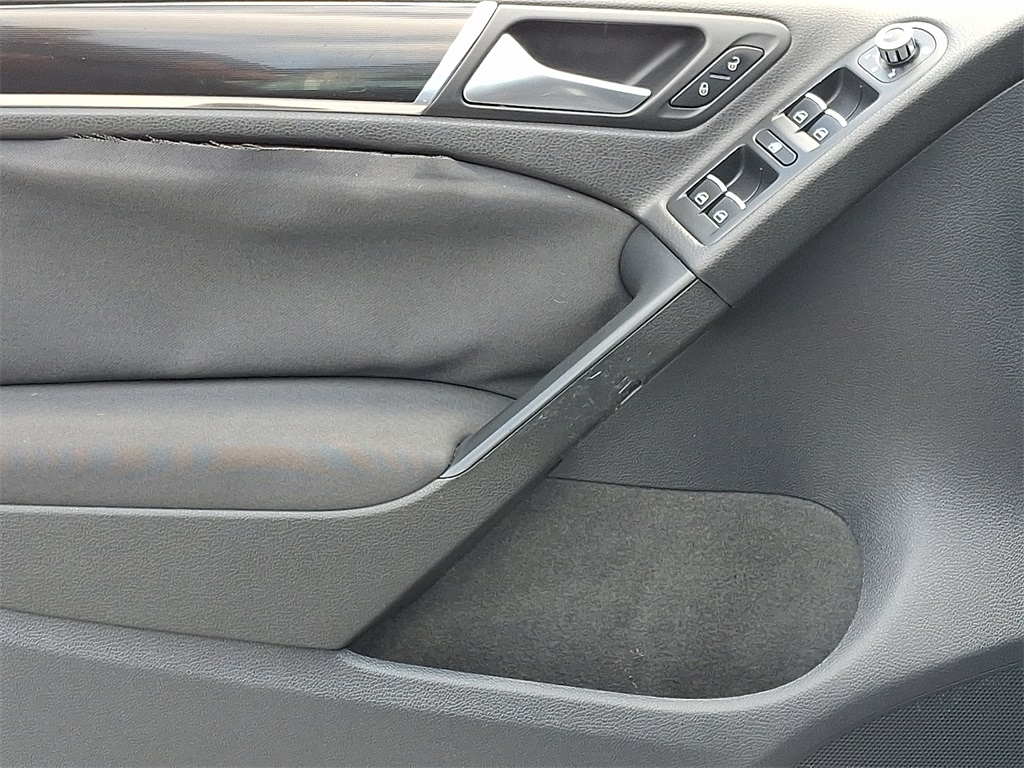 2010 Volkswagen GTI Base - Photo 13