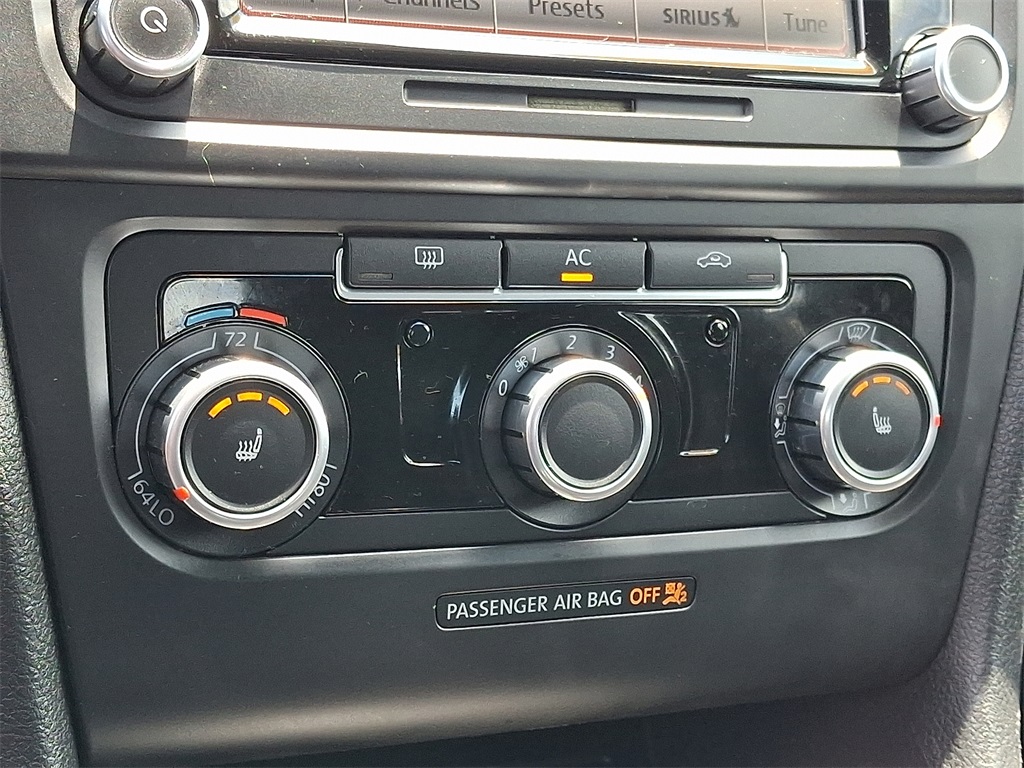2010 Volkswagen GTI Base - Photo 18