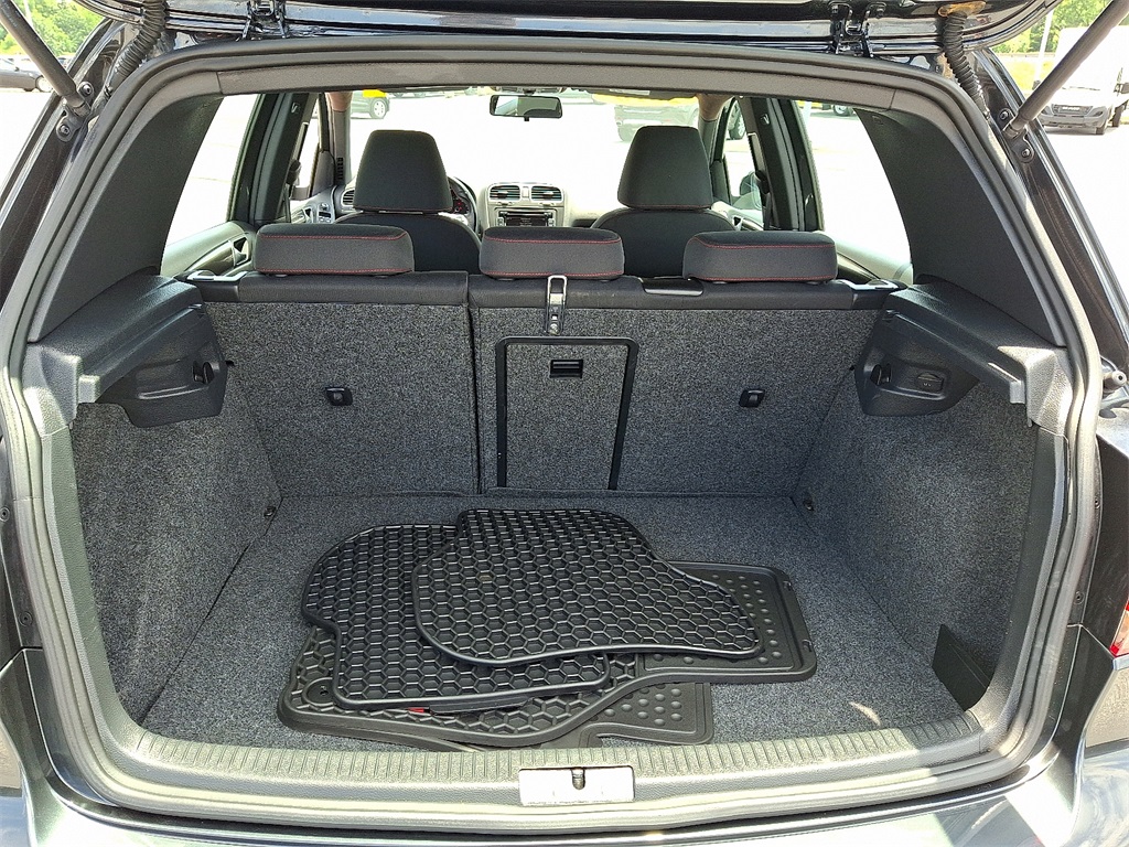 2010 Volkswagen GTI Base - Photo 28