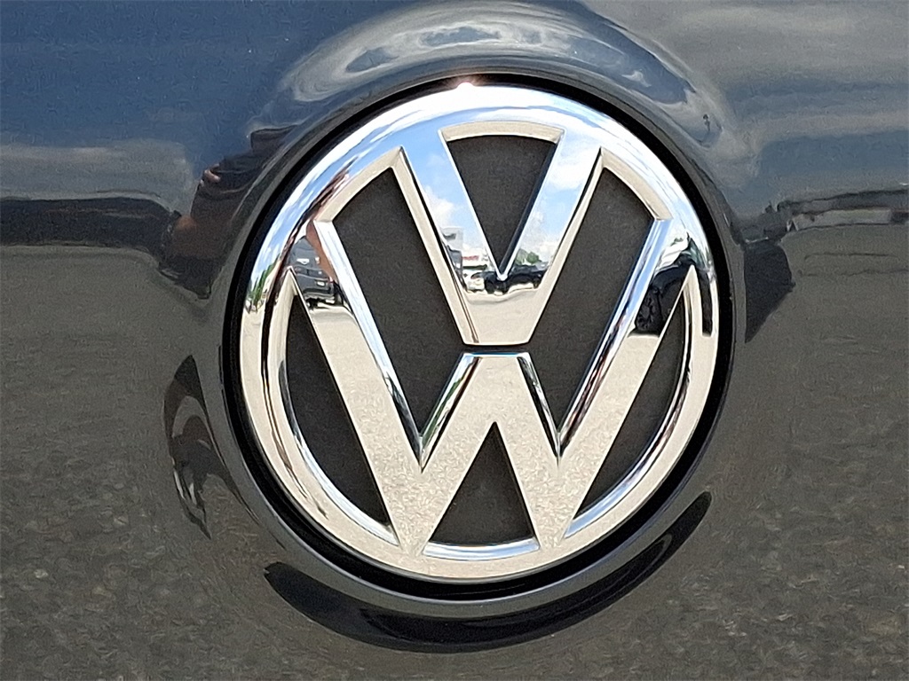 2010 Volkswagen GTI Base - Photo 29