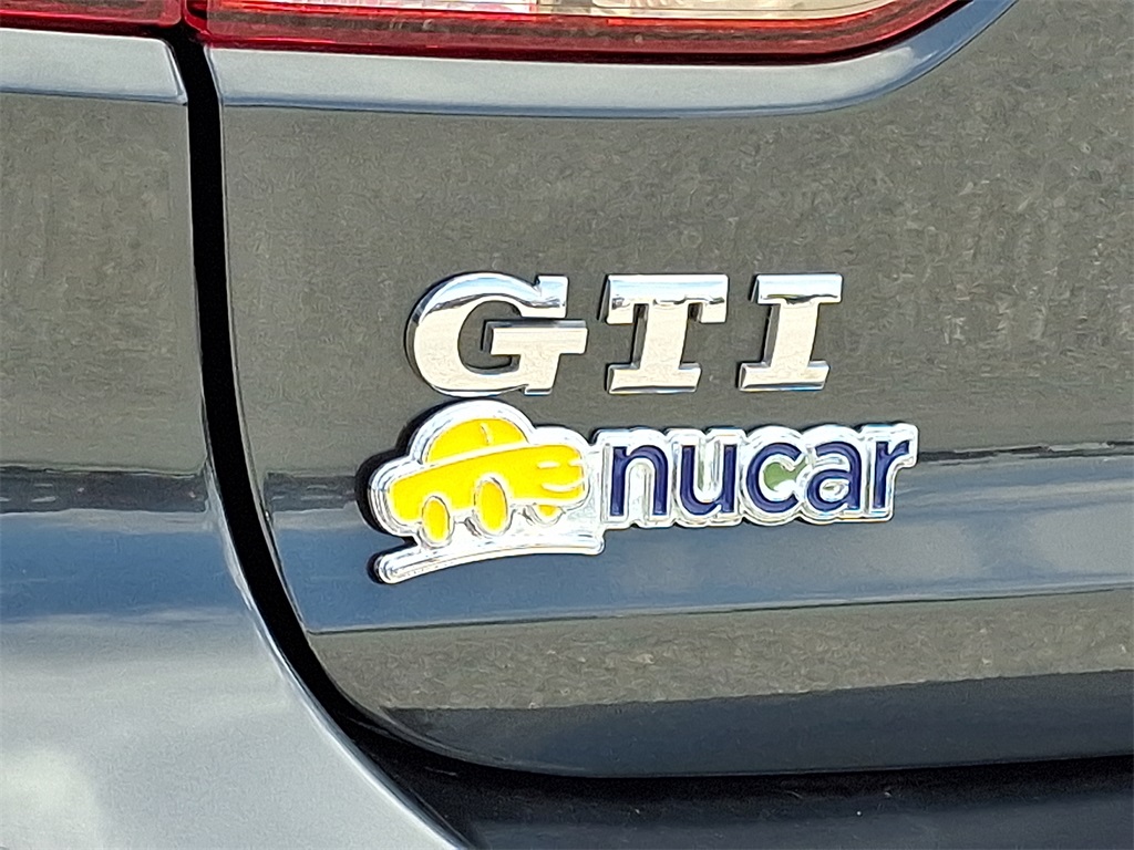 2010 Volkswagen GTI Base - Photo 30