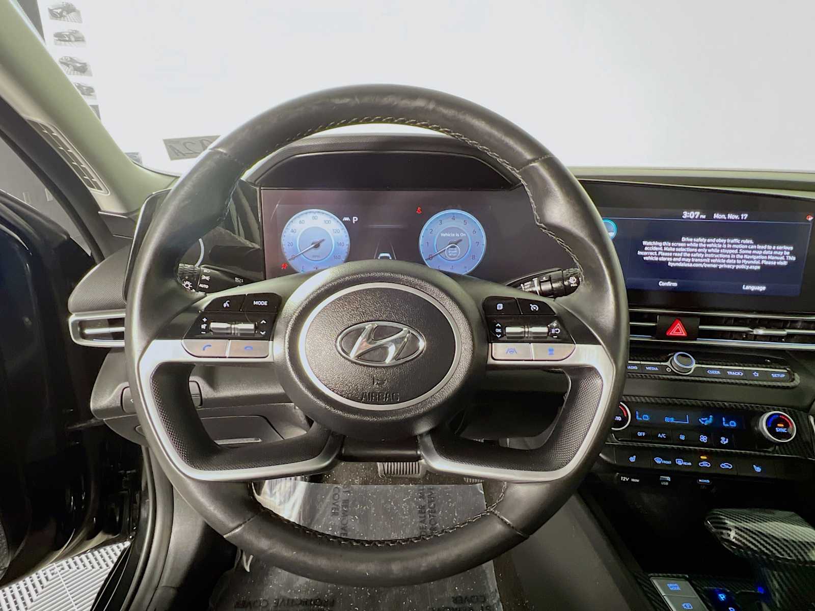 2023 Hyundai Elantra Limited - Photo 11