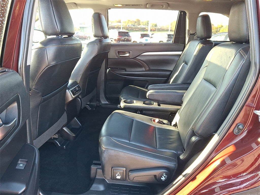 2019 Toyota Highlander XLE - Photo 11