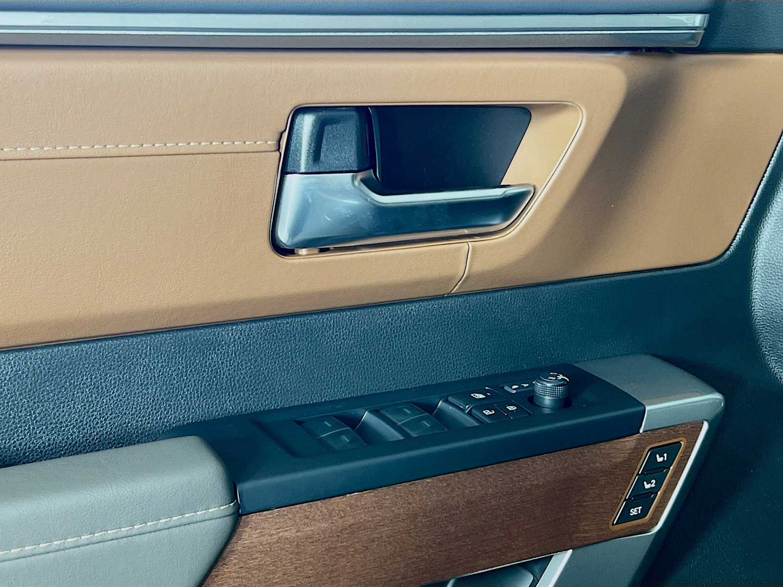 2025 Toyota Tundra 1794 Edition - Photo 16