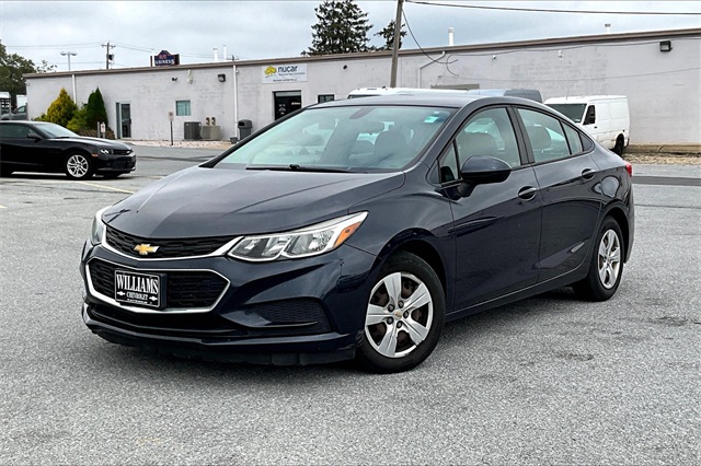 2016 Chevrolet Cruze LS - Photo 2