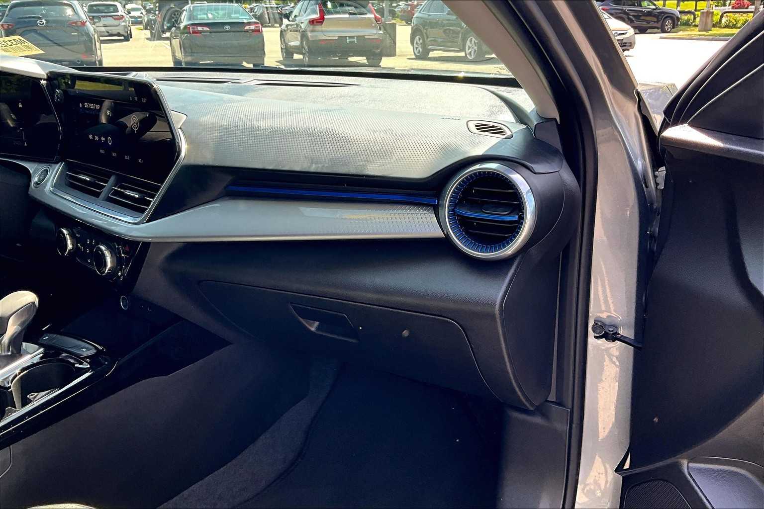 2024 Chevrolet Trax LT - Photo 13