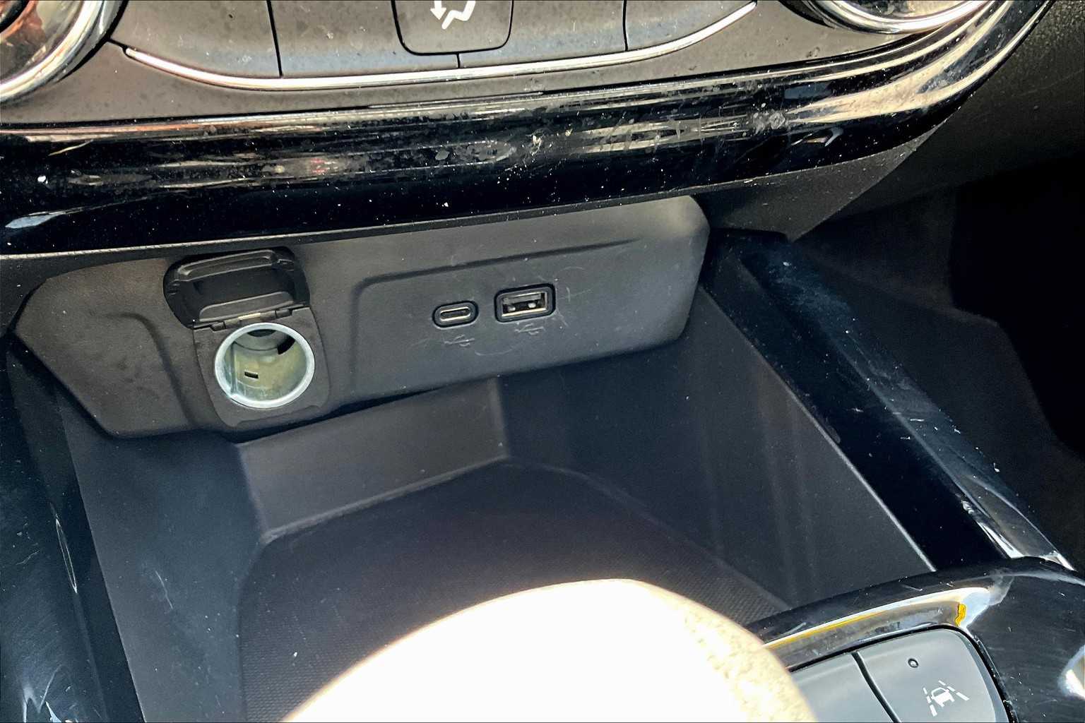 2024 Chevrolet Trax LT - Photo 27