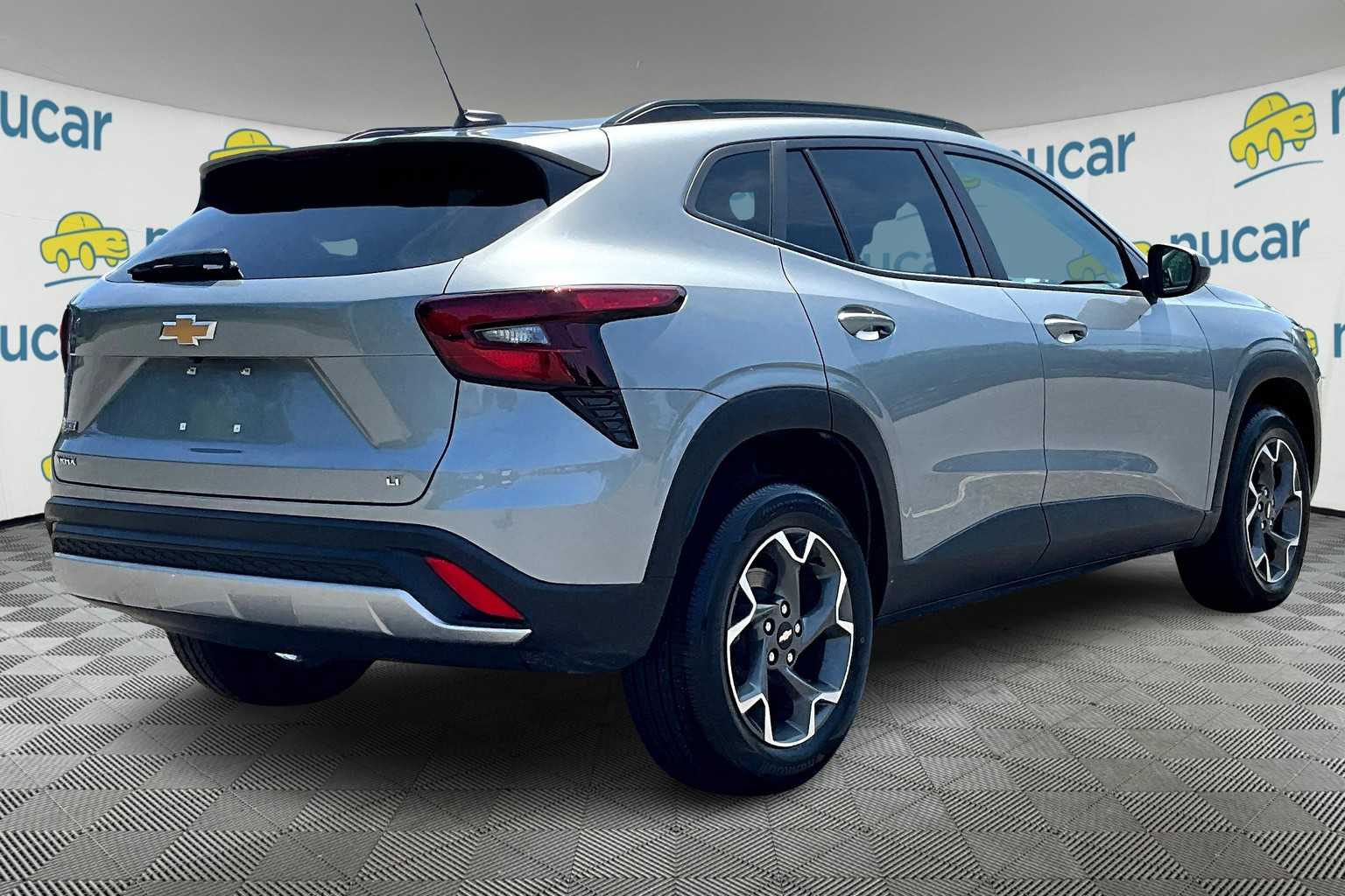 2024 Chevrolet Trax LT - Photo 6