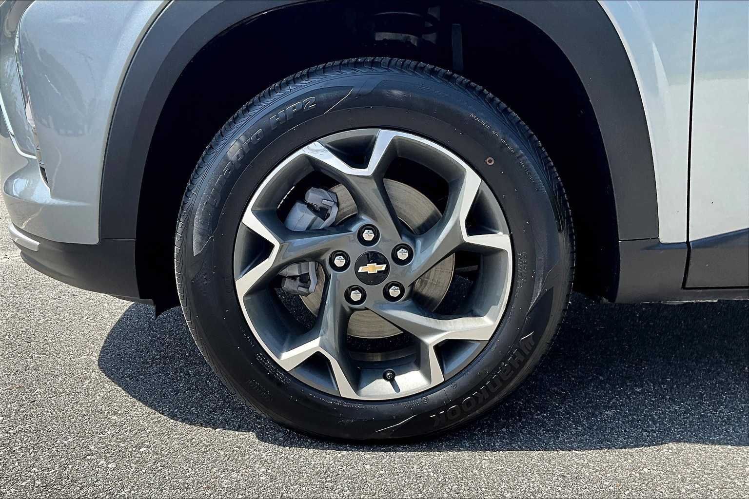2024 Chevrolet Trax LT - Photo 7