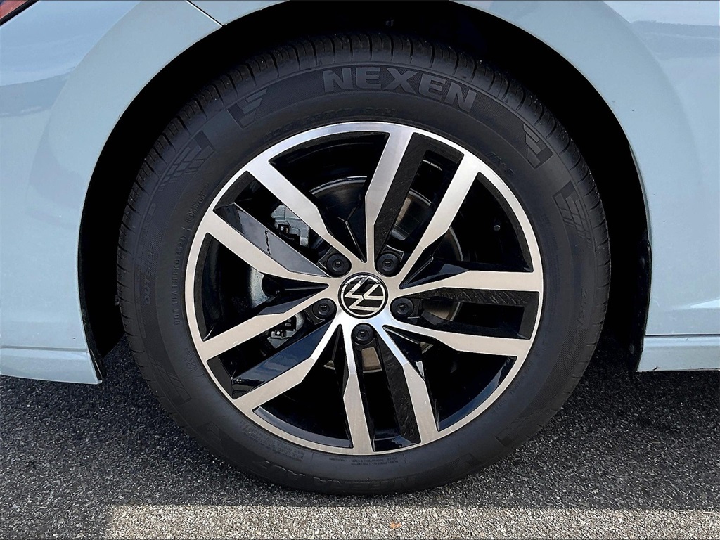 2025 Volkswagen Jetta 1.5T SE - Photo 8