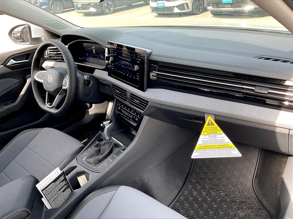 2025 Volkswagen Jetta 1.5T SE - Photo 10