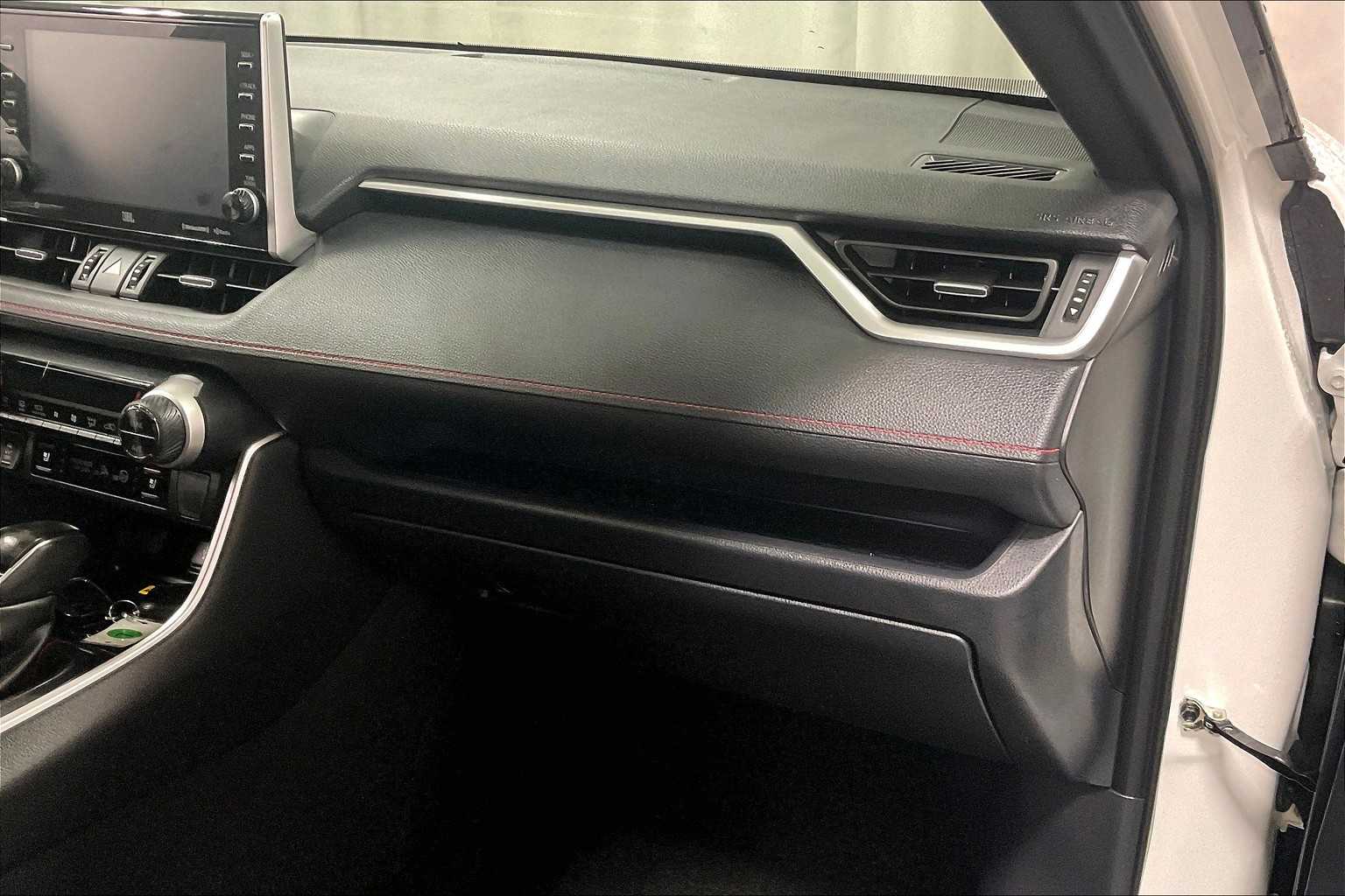 2022 Toyota RAV4 Prime XSE - Photo 13