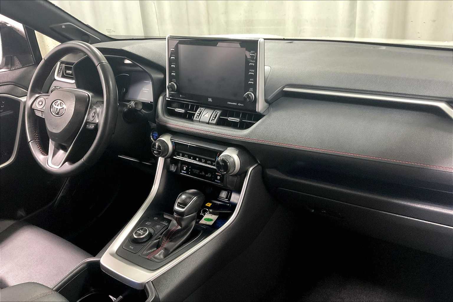 2022 Toyota RAV4 Prime XSE - Photo 14