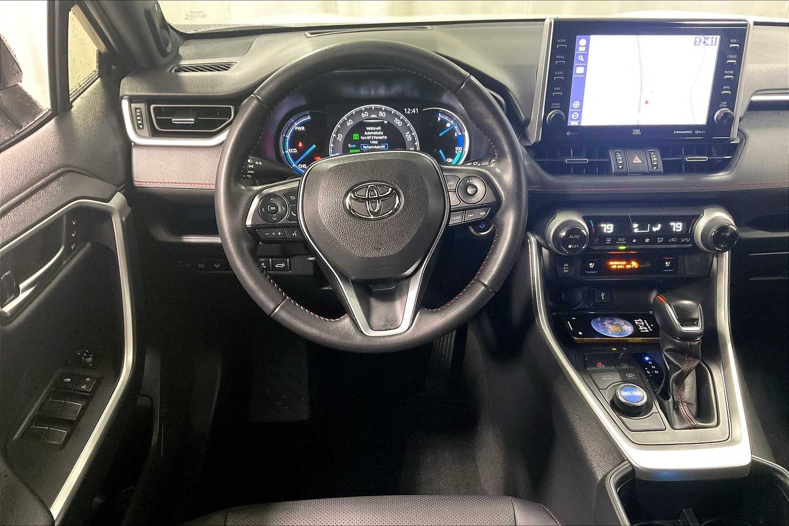 2022 Toyota RAV4 Prime XSE - Photo 18