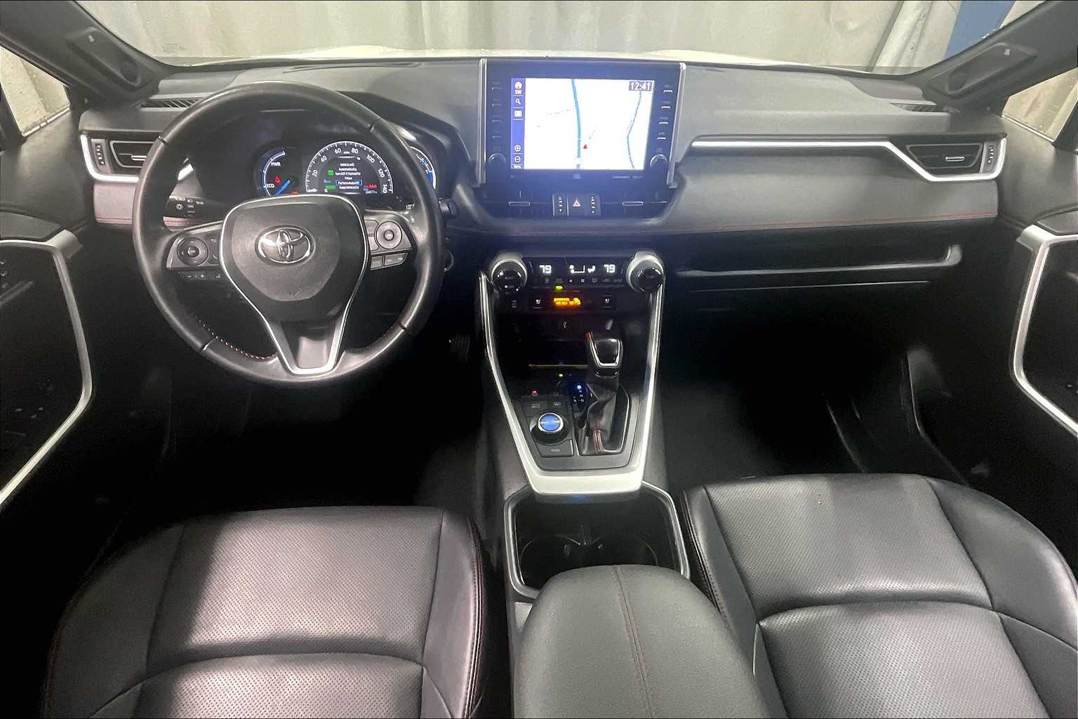 2022 Toyota RAV4 Prime XSE - Photo 22