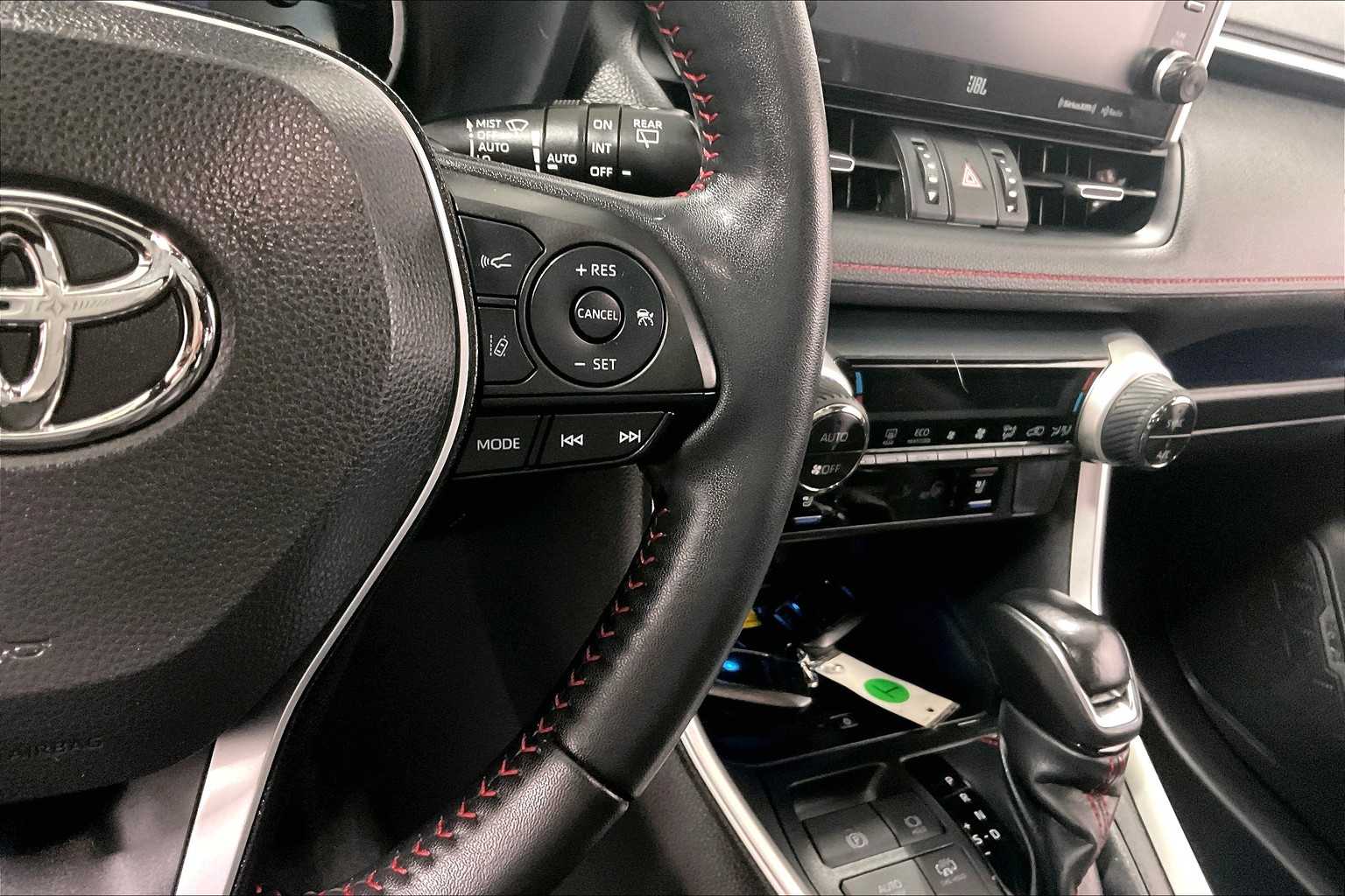 2022 Toyota RAV4 Prime XSE - Photo 25