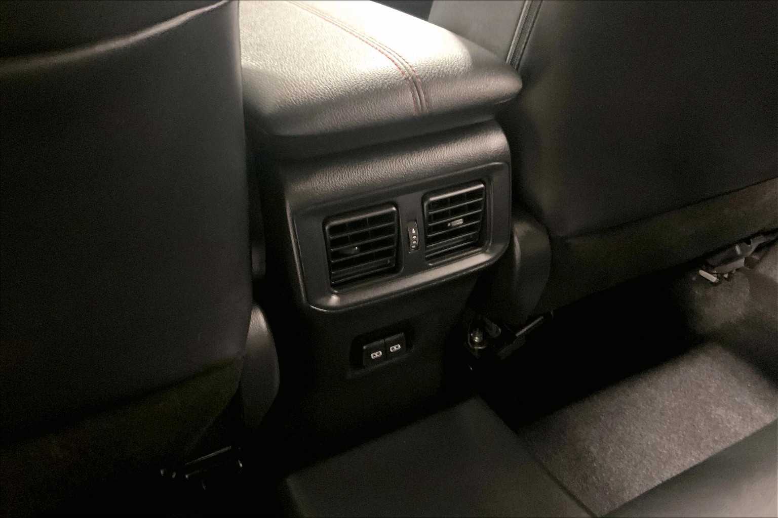 2022 Toyota RAV4 Prime XSE - Photo 29