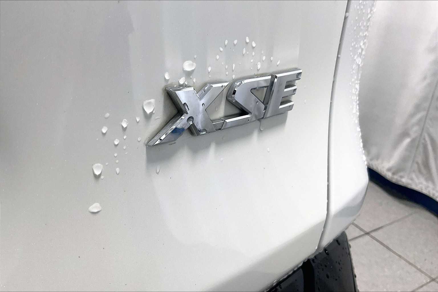 2022 Toyota RAV4 Prime XSE - Photo 30