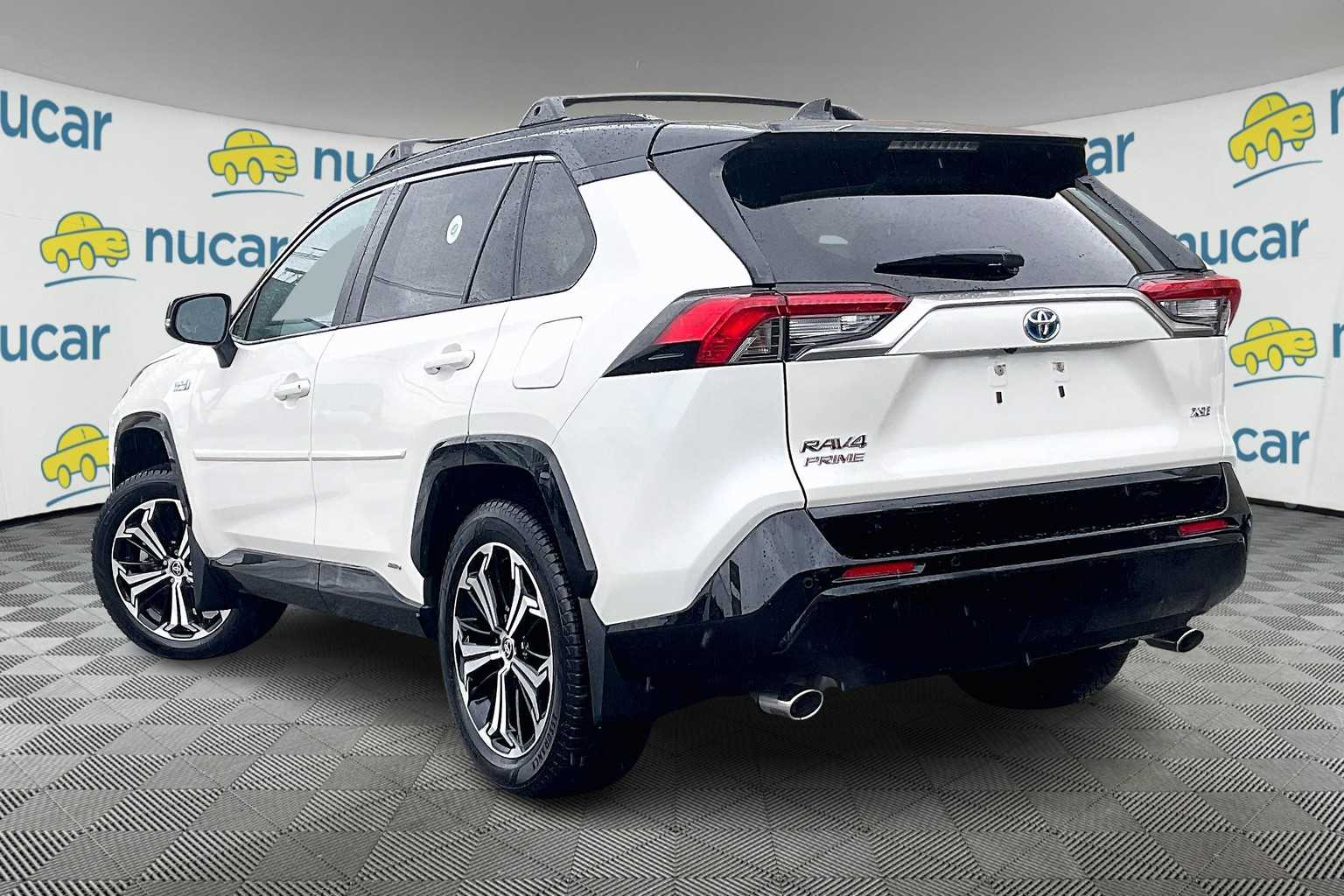 2022 Toyota RAV4 Prime XSE - Photo 4