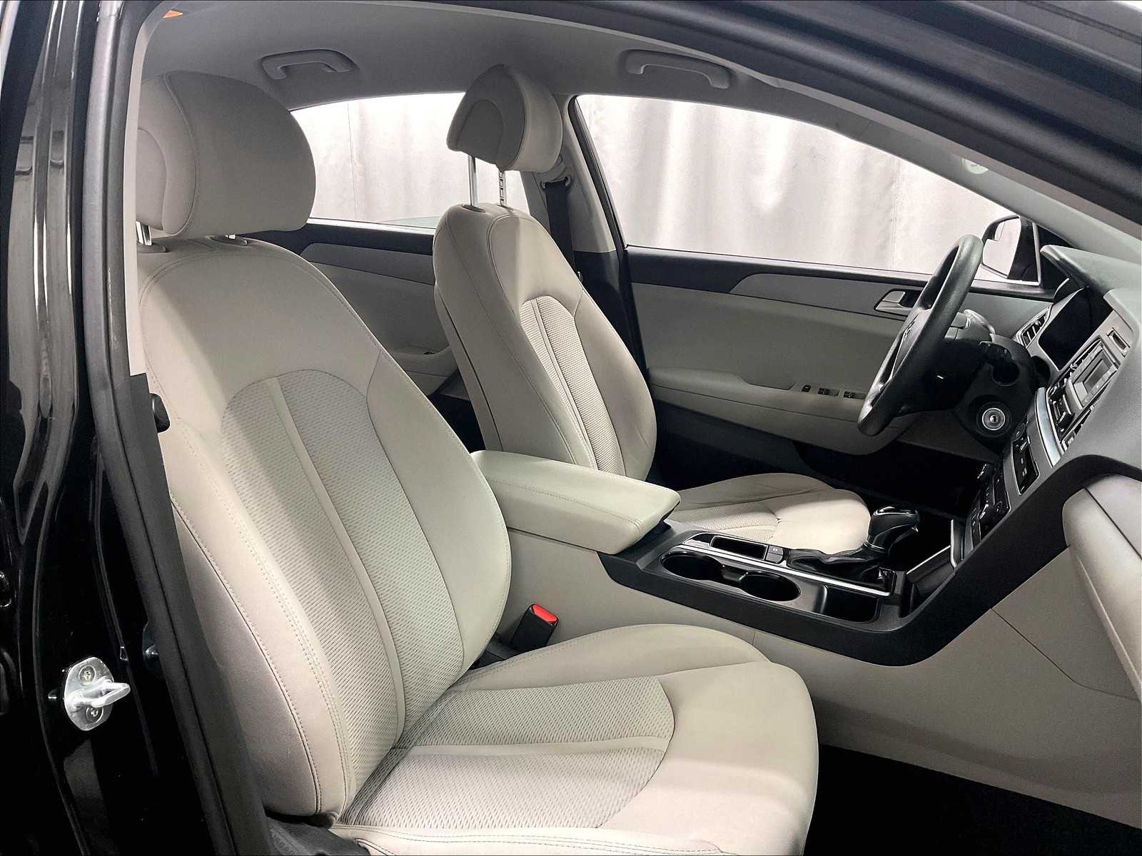 2015 Hyundai Sonata 2.4L SE - Photo 11
