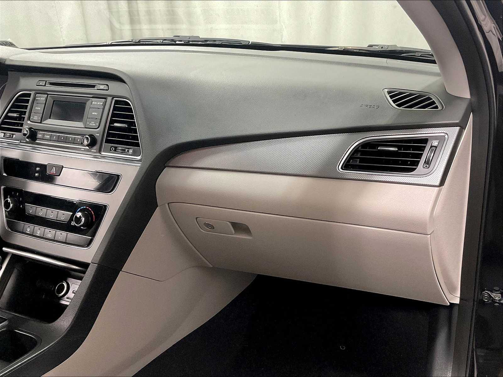2015 Hyundai Sonata 2.4L SE - Photo 13