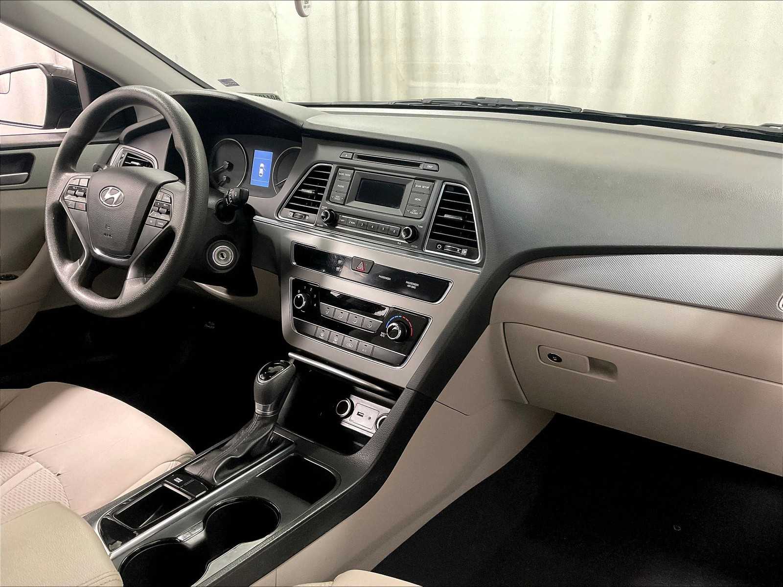 2015 Hyundai Sonata 2.4L SE - Photo 14