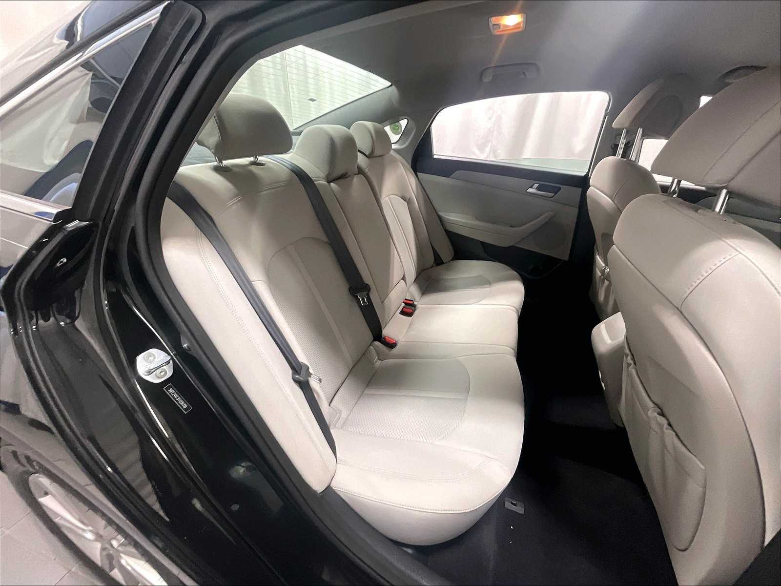 2015 Hyundai Sonata 2.4L SE - Photo 16