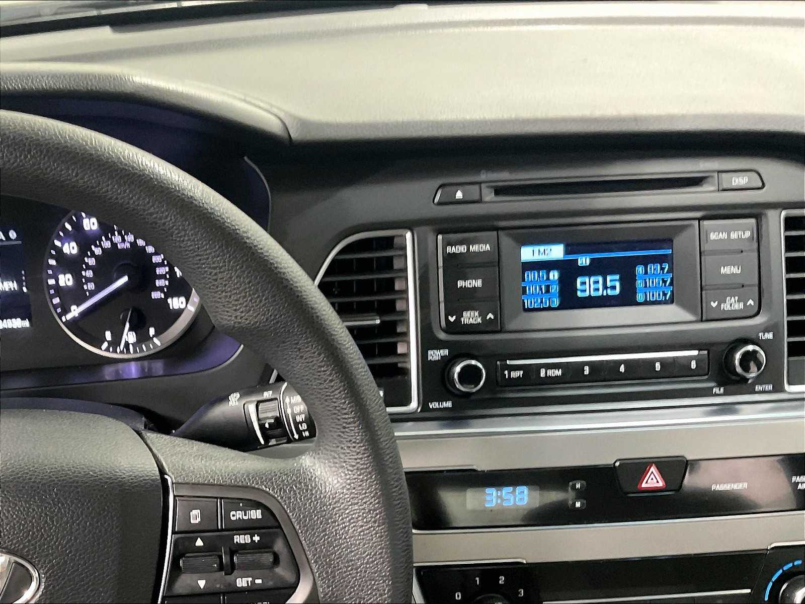 2015 Hyundai Sonata 2.4L SE - Photo 18